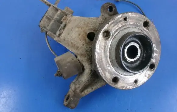 Peugeot 206 CC Front wheel hub spindle knuckle