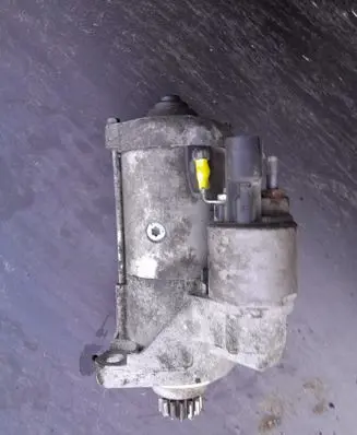 Volkswagen PASSAT B7 Starter motor