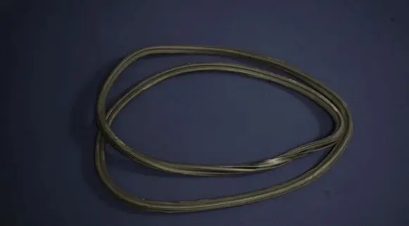 BMW 1 F20 F21 Rubber seal front coupe door 8R0831721D