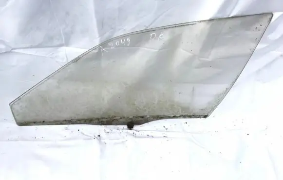 Nissan Primera Front door window glass four-door