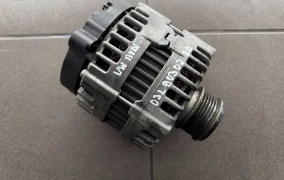 Volkswagen PASSAT B6 Generator/alternator 03L903023D