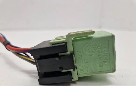 BMW 5 E60 E61 Other relay V23134K59X312 8373700 6136