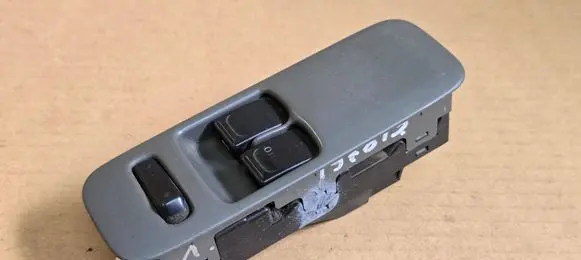 Suzuki Ignis Electric window control switch 3799075F0 C8HS33