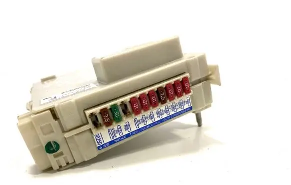 Lexus GS 300 350 430 450H Fuse module 8267030250 9461 6C070715