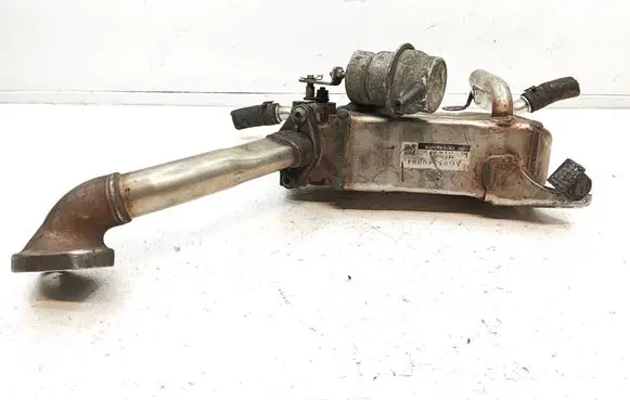 Opel Astra J EGR valve cooler 55576871 AG05310004 018777
