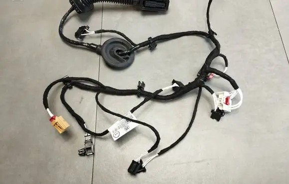 Volkswagen Tiguan Rear door wiring loom 571971694T