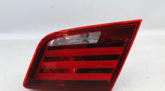 Tailgate rear/tail lights