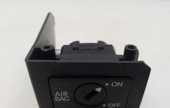 Skoda Octavia Mk2 (1Z) Passenger airbag on/off switch 1Z1858305