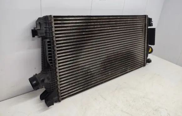 Chevrolet Cruze Intercooler radiator 13267647 0G16AA