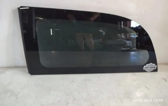 Chrysler Grand Voyager V Rear side window