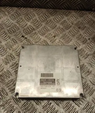 Toyota Avensis T250 Engine control unit/module 8966105690