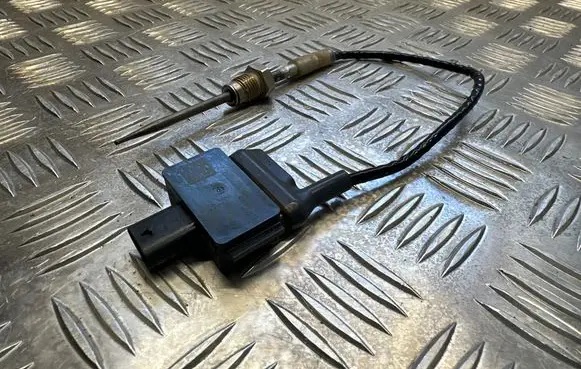 Mercedes-Benz C W206 Exhaust gas temperature sensor A0009050512 Q004HT0005 332401110725