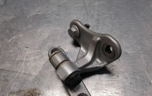 Mercedes-Benz ML W164 Front door upper hinge