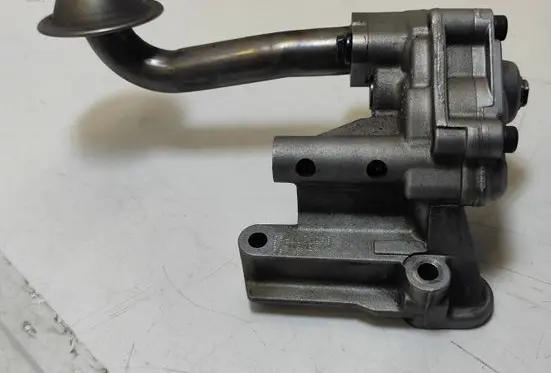 Volkswagen PASSAT B5 Oil pump 11347010122