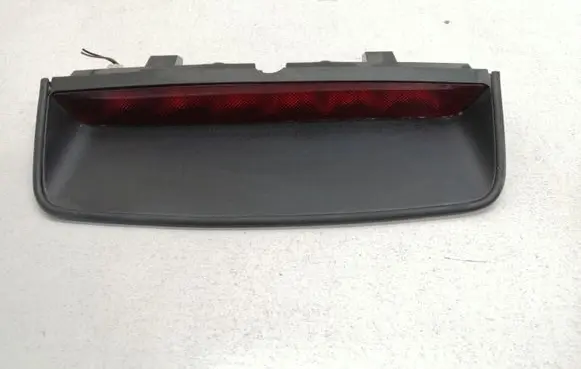 Nissan Primera Third/center stoplight 270277