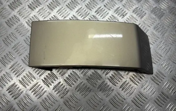 Volvo XC90 Rear/tail light trim molding 8620820 1125