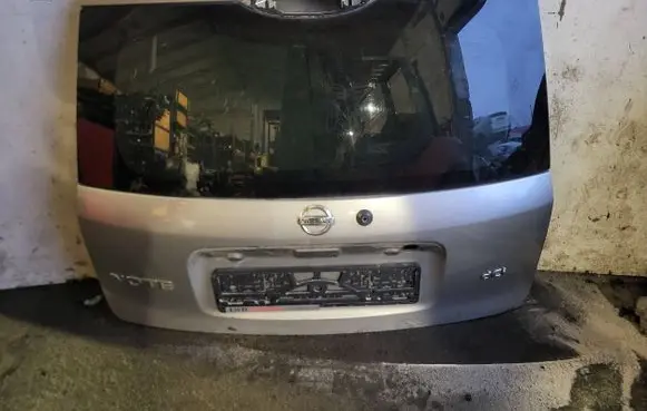Nissan Note (E11) Tailgate/trunk/boot lid