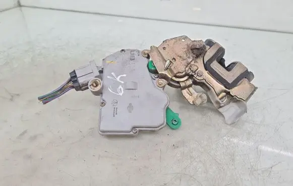 Nissan Terrano Rear door lock
