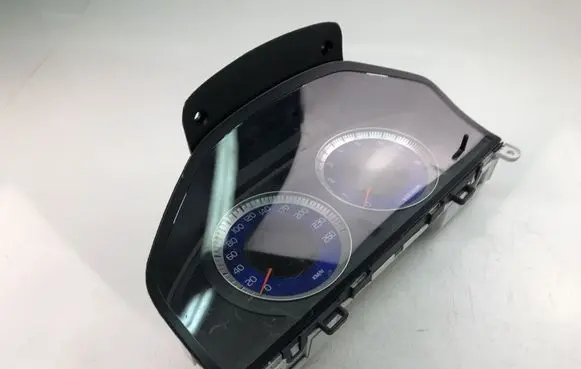 Volvo V70 Speedometer (instrument cluster) 30733364