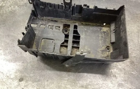 Opel Zafira C Battery box tray 13308434 13354420