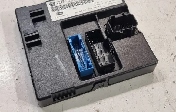 Audi A6 S6 C6 4F Comfort/convenience module 4F0907289E