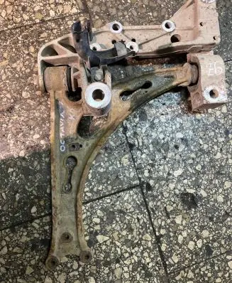 Skoda Octavia Mk2 (1Z) Front lower control arm/wishbone