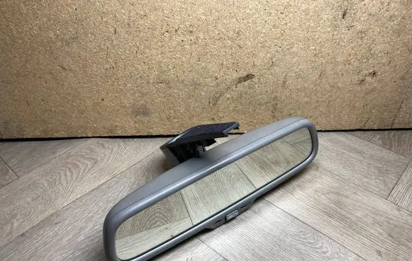 Rear view mirror (interior)