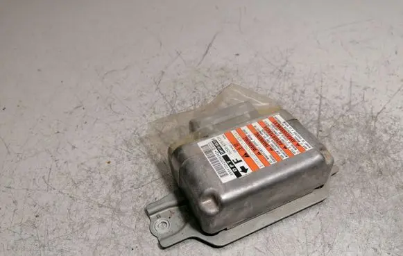 Suzuki Grand Vitara I Airbag control unit/module 1523006270