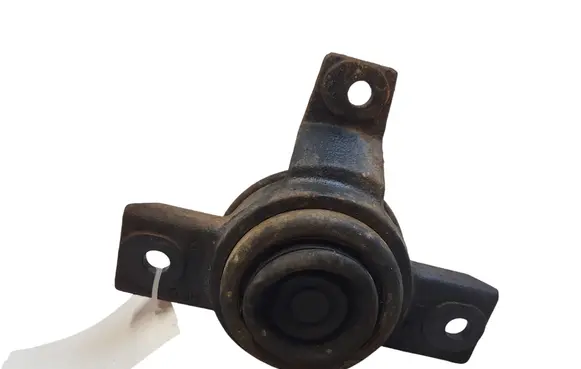 Hyundai Santa Fe Engine mount bracket 218122B500