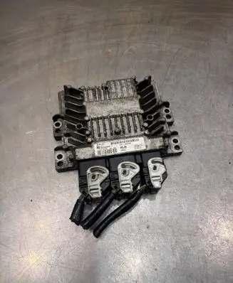 Ford Fiesta Engine control unit/module 8V2112A650EB J38AC 4EJB