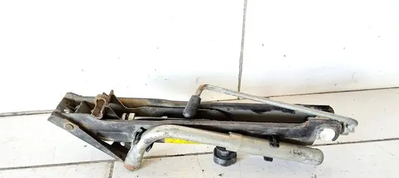 Mercedes-Benz ML W163 Lift Jack A1635800018