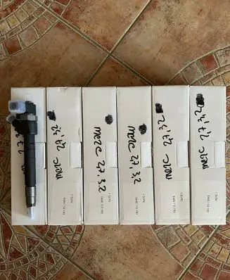 Mercedes-Benz E W211 Fuel injectors set A6110701687 A6110701487 0445110190