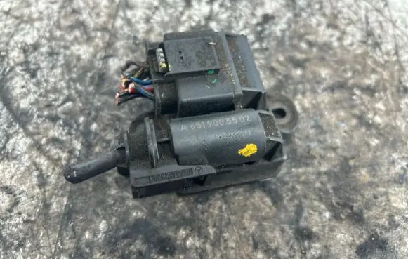 Mercedes-Benz E W212 Glow plug pre-heat relay A6519005502