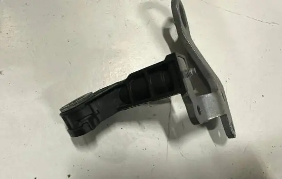 BMW X4 F26 Intercooler pipe mounting bracket 8519132 4012746A