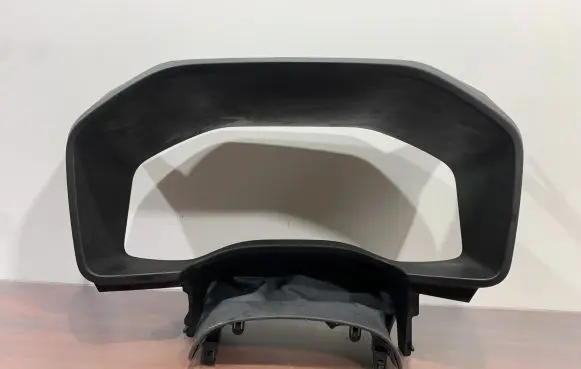 Mitsubishi Outlander IV Dashboard trim