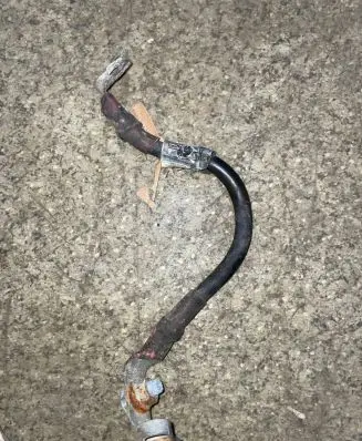 BMW 5 E39 Positive cable (battery) 2247666
