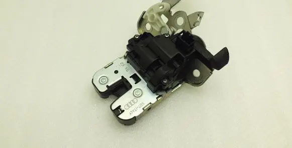 Skoda Fabia Mk3 (NJ) Tailgate/trunk/boot lock/catch/latch 8R0827505A