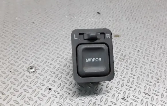 Wing mirror switch