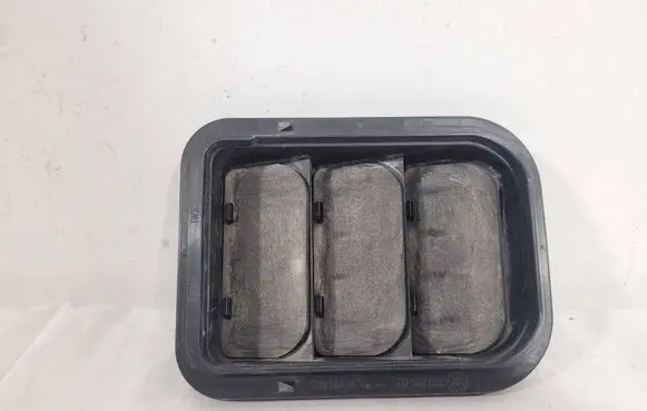 Skoda Octavia Mk2 (1Z) Quarter panel pressure vent 6J0819465