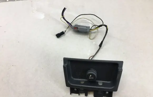 Volvo S80 Cigarette lighter rear 9168129 7923