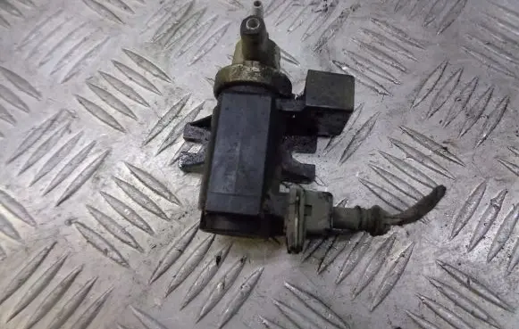 Opel Corsa C Vacuum valve 72190339