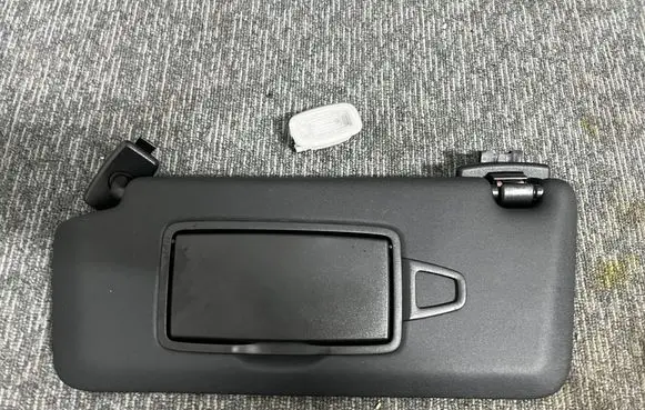 Mercedes-Benz CLA C118 X118 Sun visor clip/hook/bracket A0998210011 030321 L22253494