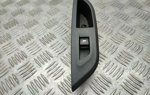 Peugeot 2008 II Electric window control switch
