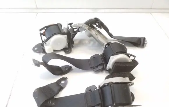 Suzuki SX4 S-Cross Rear seatbelt 8498561M00 8496061M00
