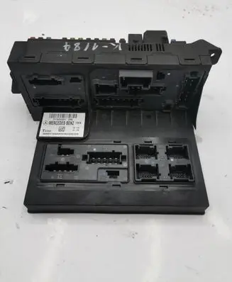 Mercedes-Benz E W211 SAM control unit 2115453901