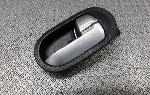 Mitsubishi Colt Front door interior handle