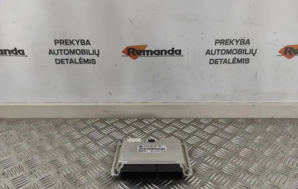 Skoda Superb B5 (3U) Engine control unit/module 8E0907401T 1039S02763 0281011444