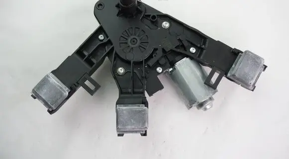 Peugeot 308 Rear window wiper motor 9819523180 0390205010