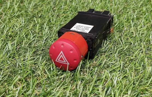 Audi TT Mk1 Hazard light switch 8N0941509A