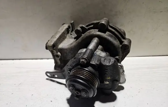 Ford Mondeo Mk III Power steering pump X7SE3A733A XS7E3C511BA D1F4A